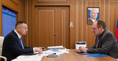 Министр строительства и ЖКХ РФ Ирек Файзуллин провел рабочую встречу с начальником Главгосэкспертизы России Игорем Маныловым 