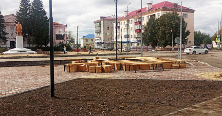 В Катайске Курганской области продолжается благоустройство Агатовой площади 
